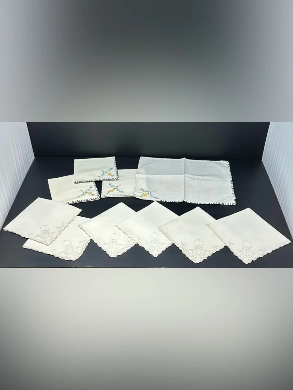 Vintage Linen Beige Floral Cut Out Scalloped (6) & Hand Embroided (4) Napkins A3